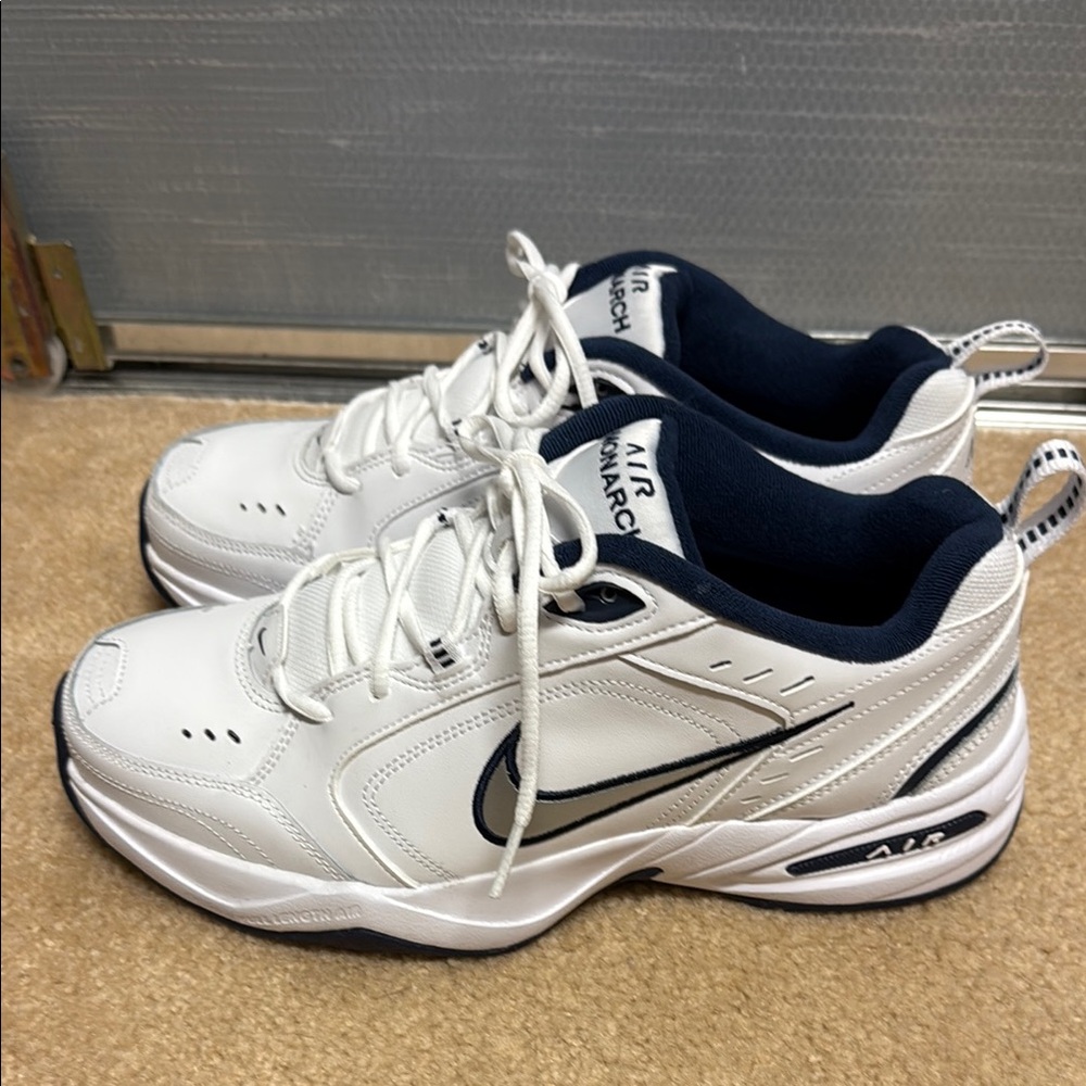 Nike Air Monarch